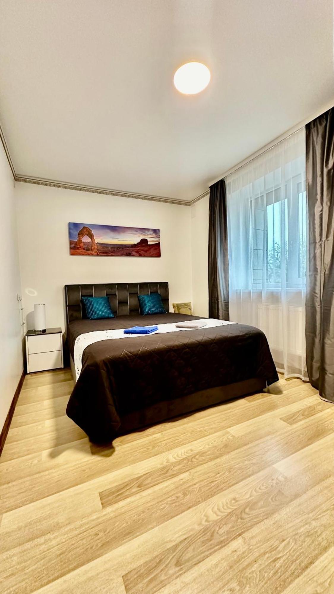 Neriesapartment No.2 Bedrooms Modern Suite In Centrum 팔랑가 외부 사진